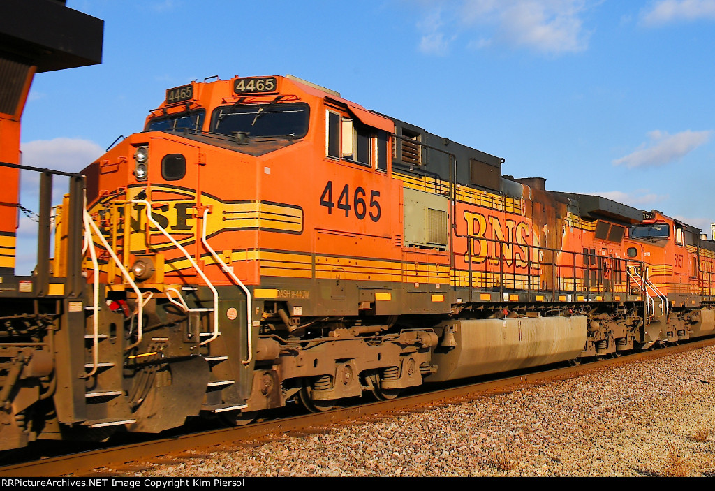 BNSF 4465